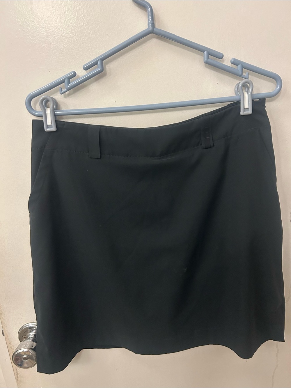 NikeGolf Dri-FIT Women's Black Solid Short Golf Skirt Logo